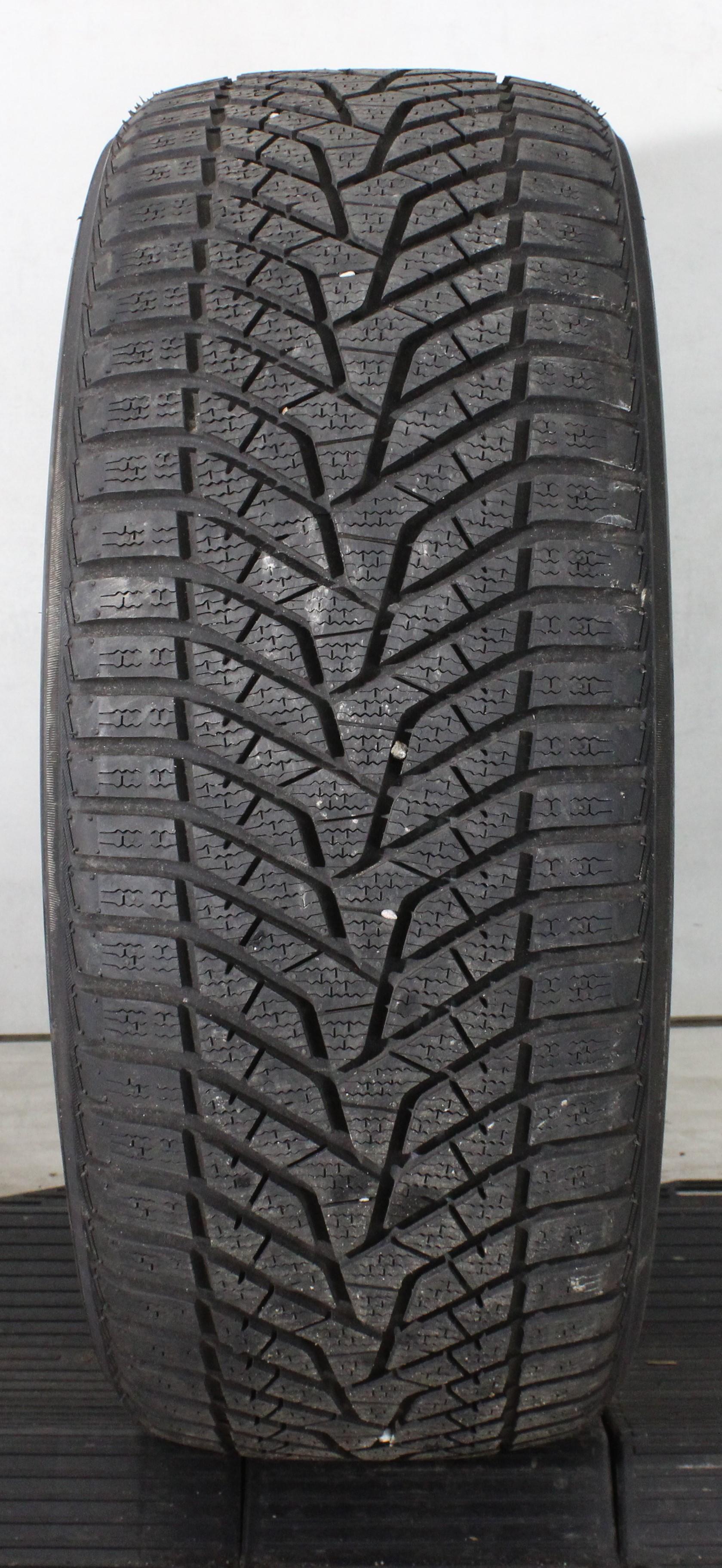 1 x 245/40R21 100V Neumático de invierno Yokohama BluEarth Winter V905 7-7,5mm 2022 XL