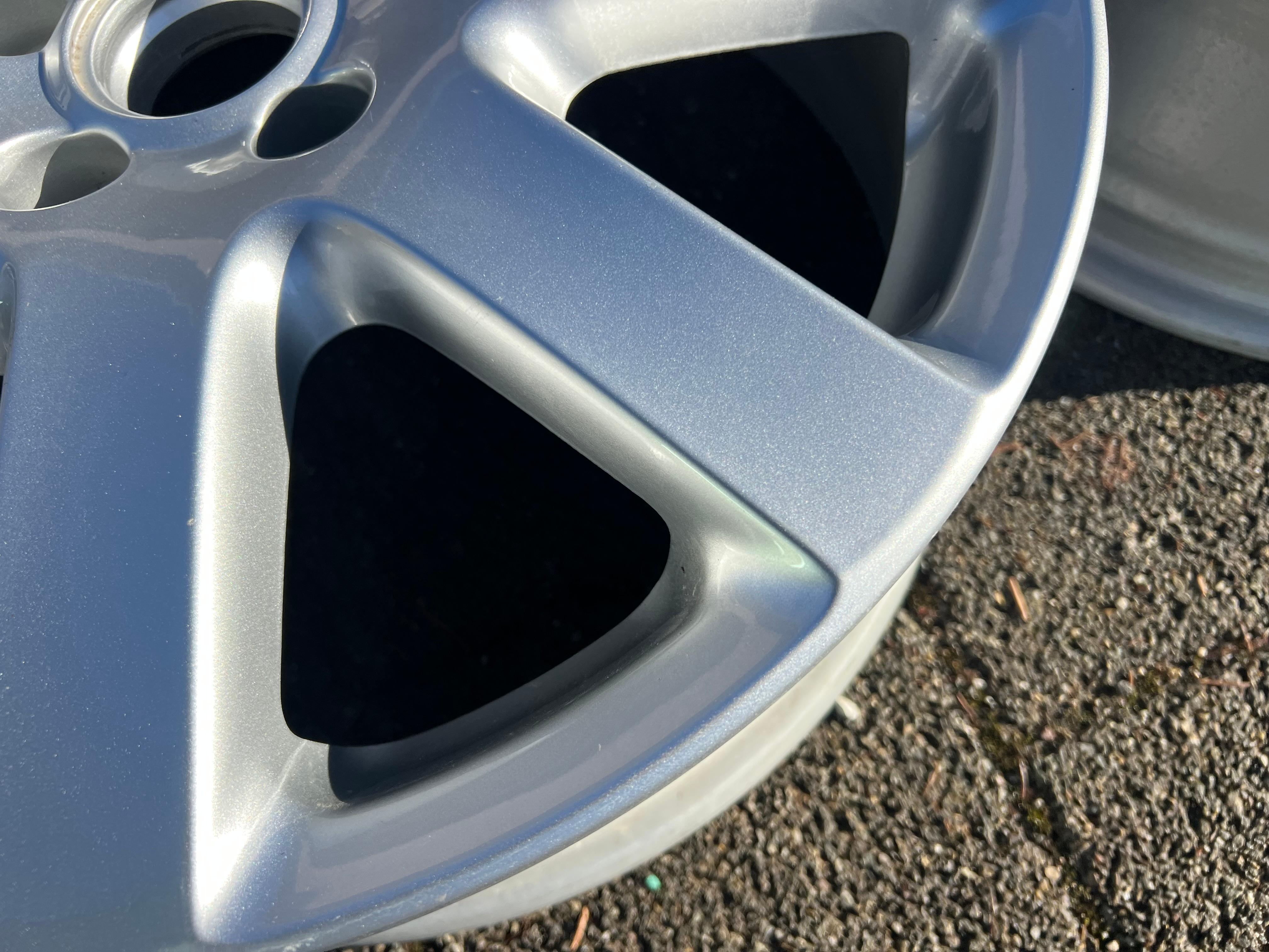 4 ORIGINAL 17" ALUFELGEN VW PASSAT 3C EOS 1F SCIROCCO 13 3C0601025M FREIHAUS