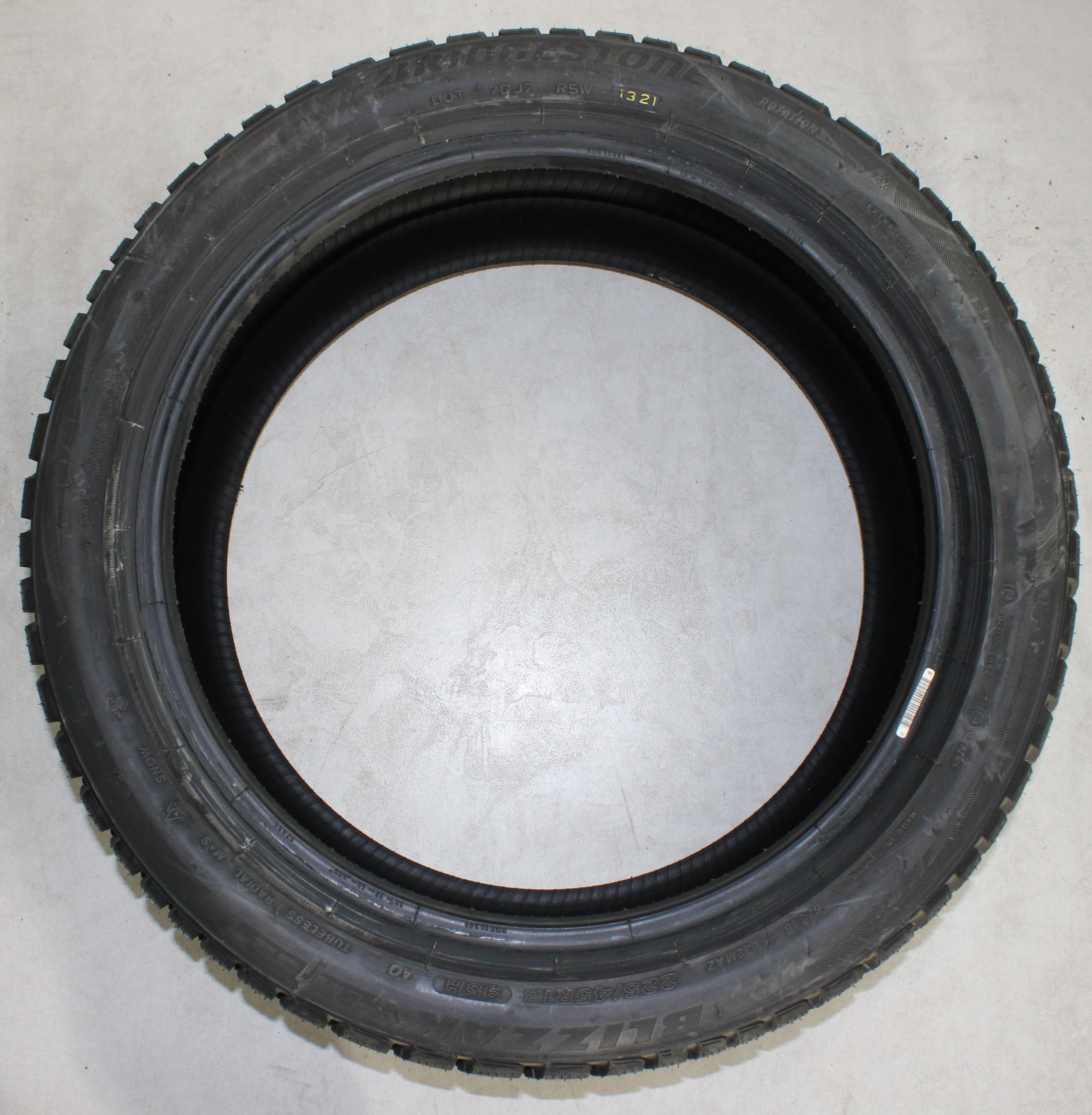 2 x 225/45R18 95H pneus hiver Bridgestone Blizzak LM-32 AO NEU 2021