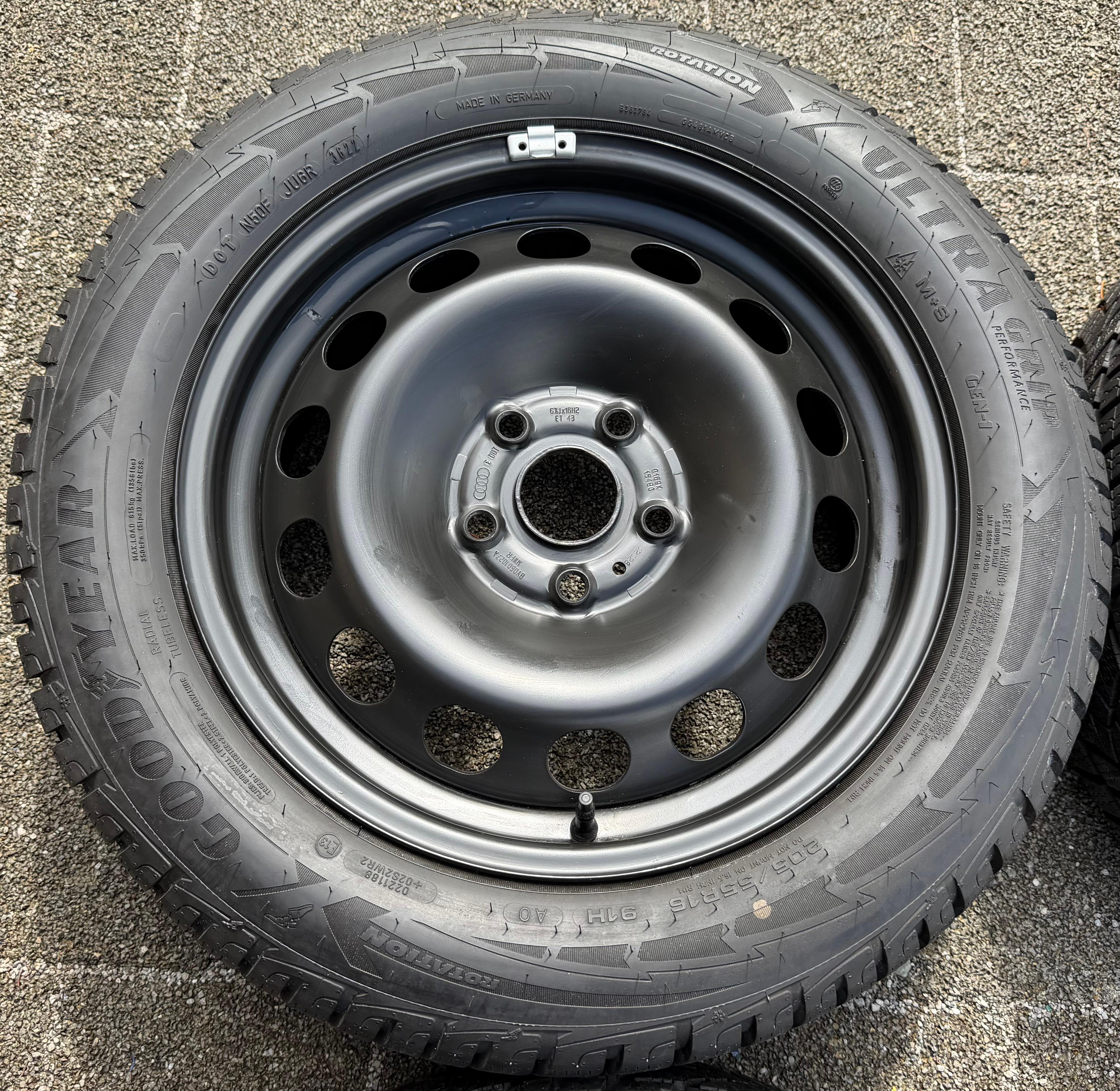 4 Winterräder Audi A3 8V Sportback Cabrio  205/55R16 91H Goodyear 8V0601027A 2022
