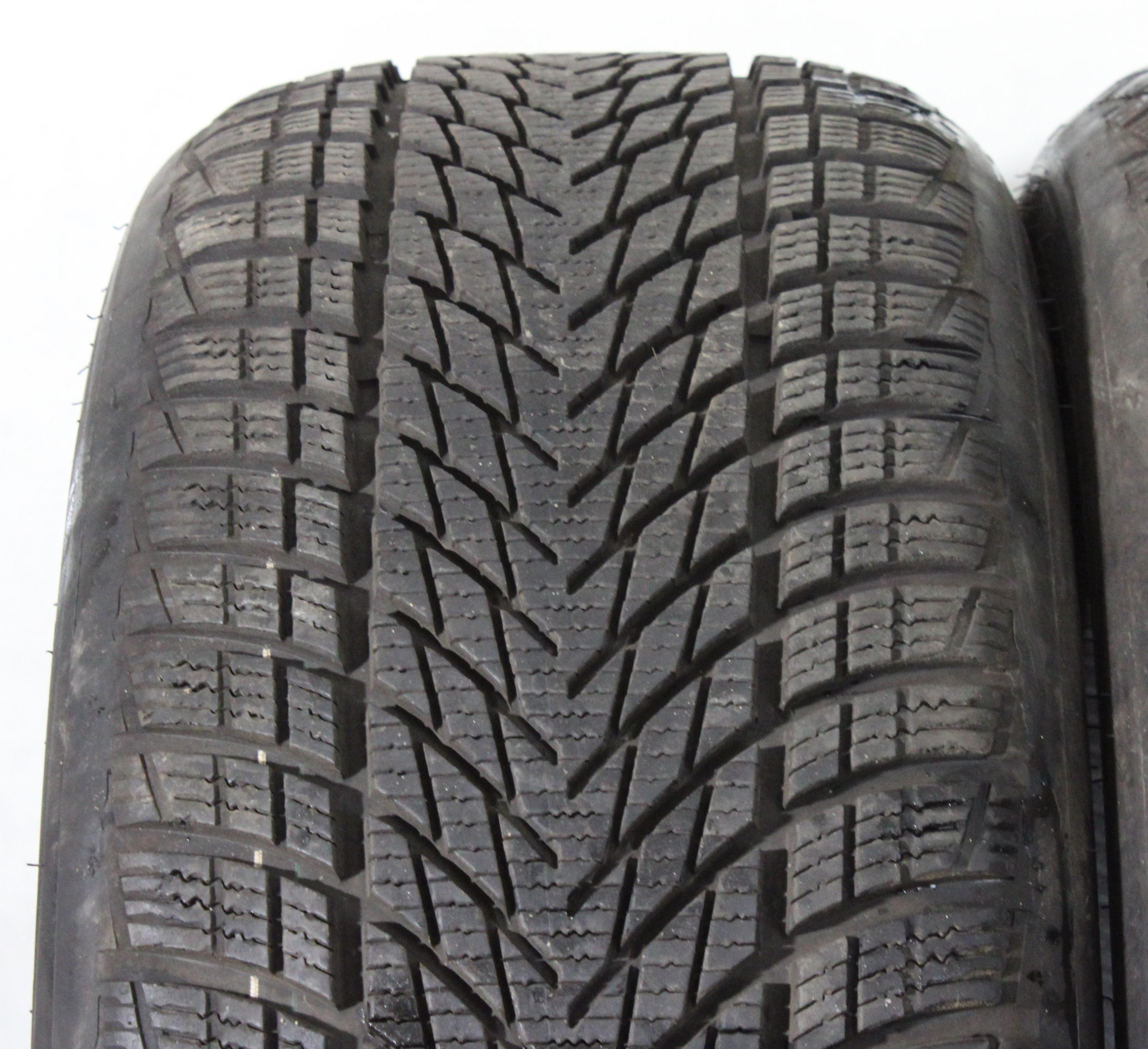 2 x 235/45R18 98H winterbanden Goodyear Ultra Grip Performance 3 AO 7-7,5mm 2024