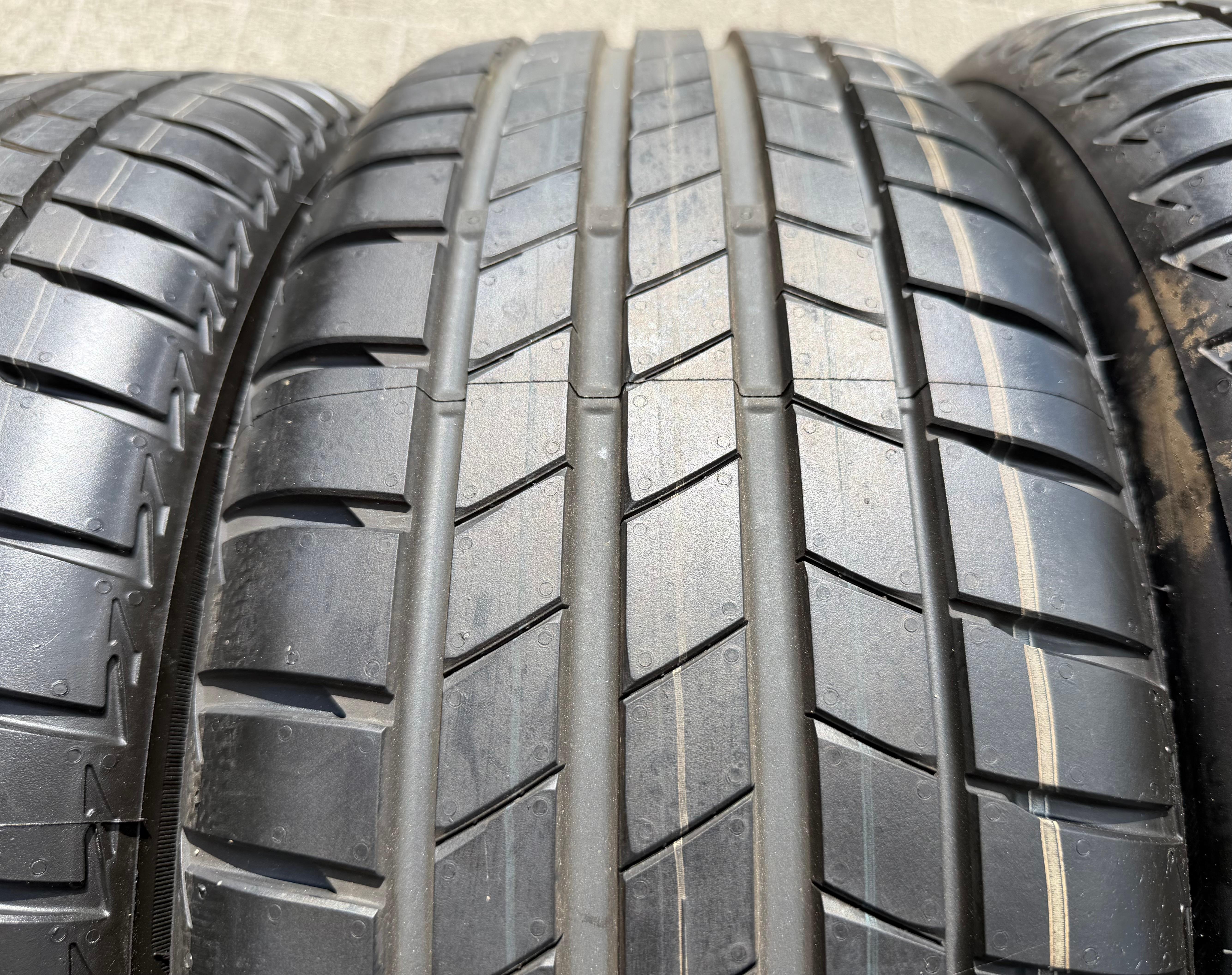 4 ruote estive originali in lega Audi A1 GB 82A601025B 195/55R16 91V Bridgestone