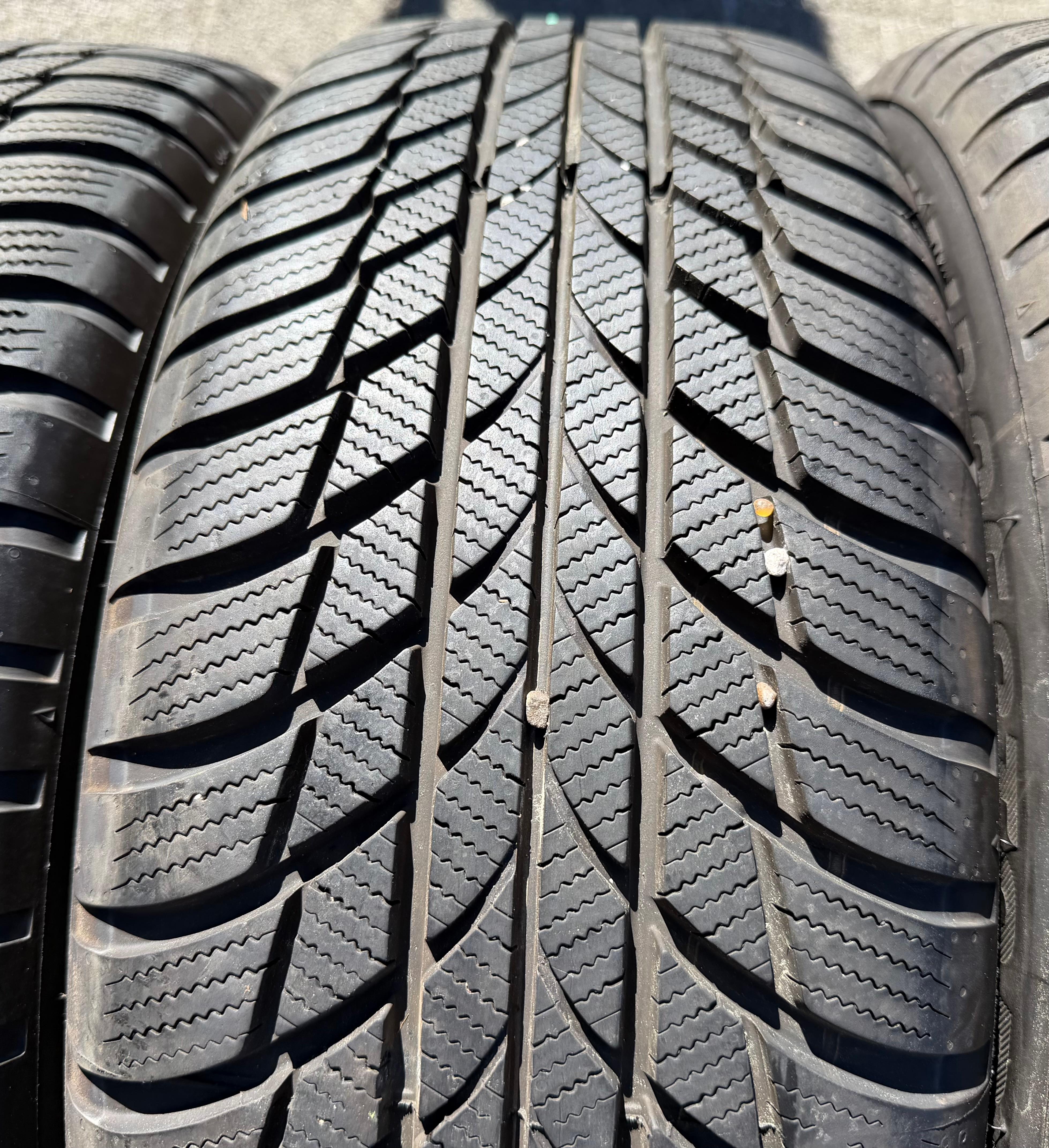 4 ruedas de invierno Audi Q2 GA VW T-Roc 205/60R16 92H Bridgestone 5Q0601027AM