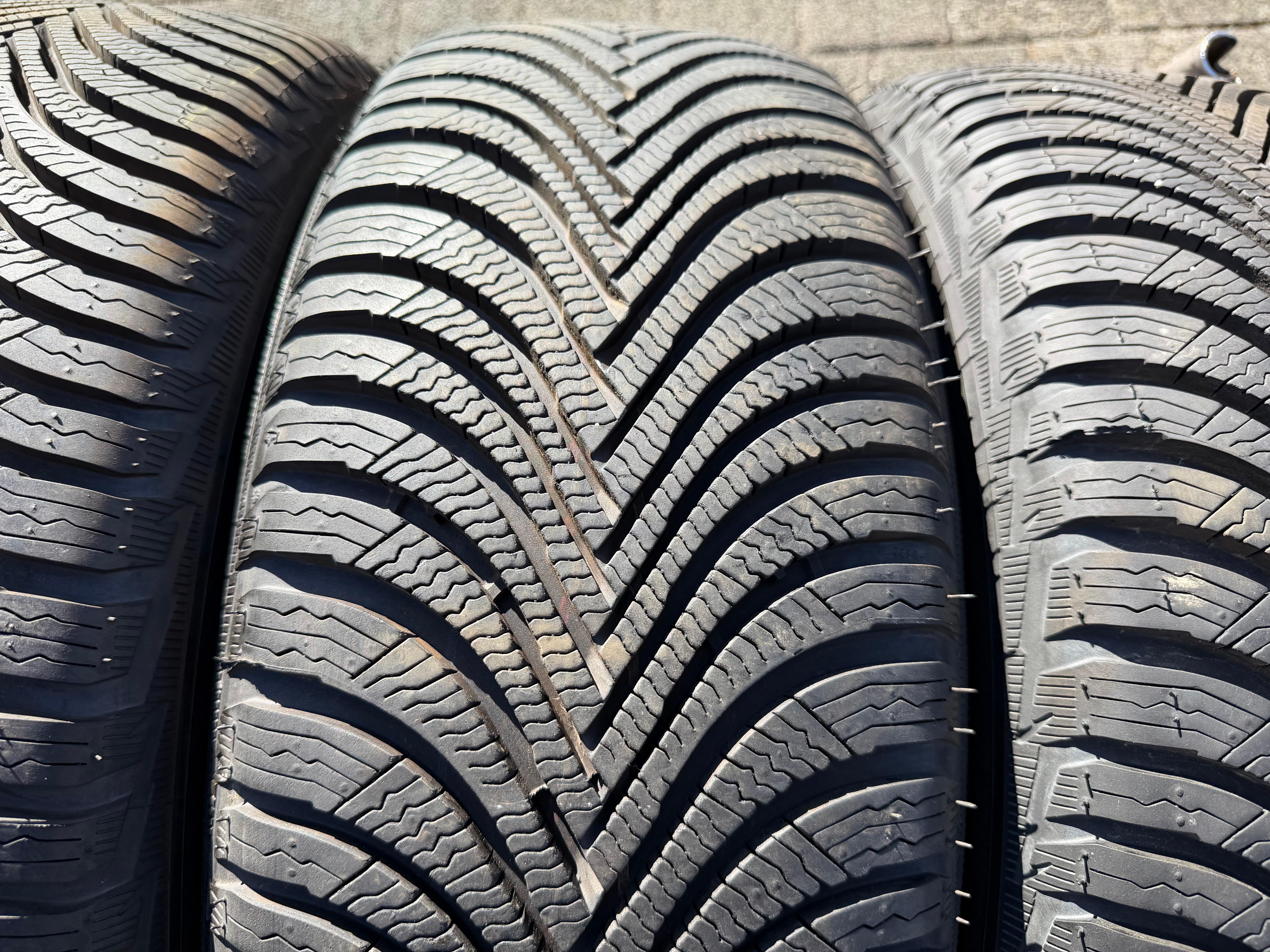 4 Original 17" Alu Winterräder Audi SQ2 GA 81A601025T 215/55R17 94V Michelin 8MM