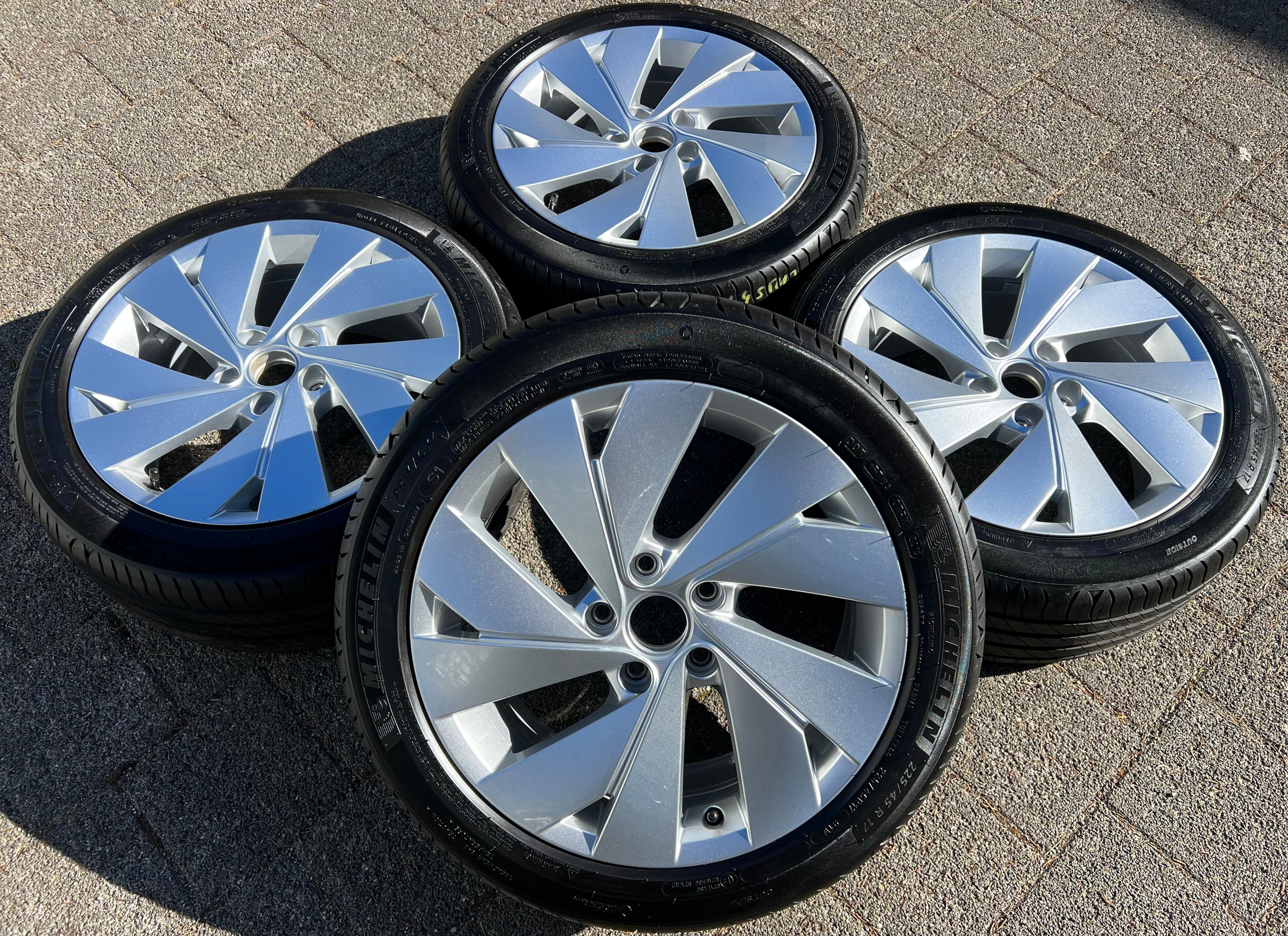 4 ORIGINAL 17" ALU SOMMERRÄDER VW GOLF 8 VIII 225/45R17 91W 2019 BELMONT FREIHAUS
