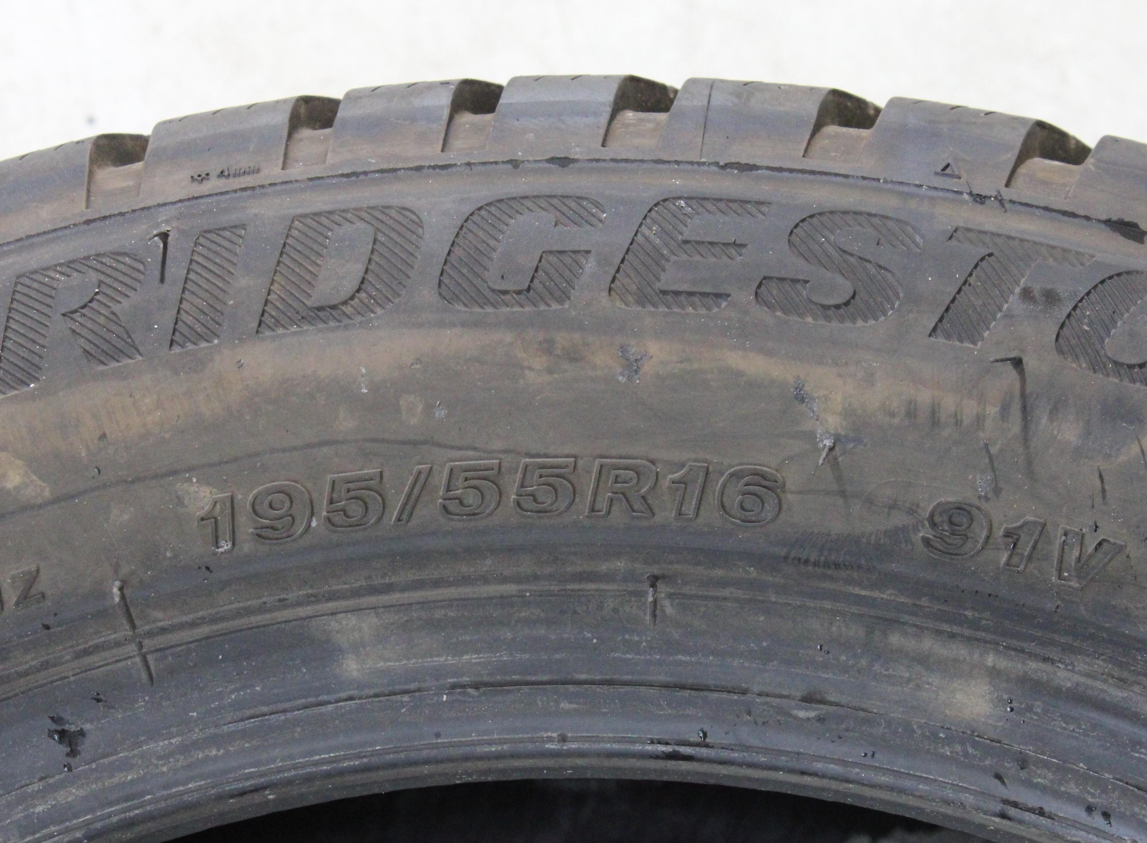 1 x 195/55R16 91V Winterreifen Bridgestone Blizzak LM001 AO 7,5-8mm 2023