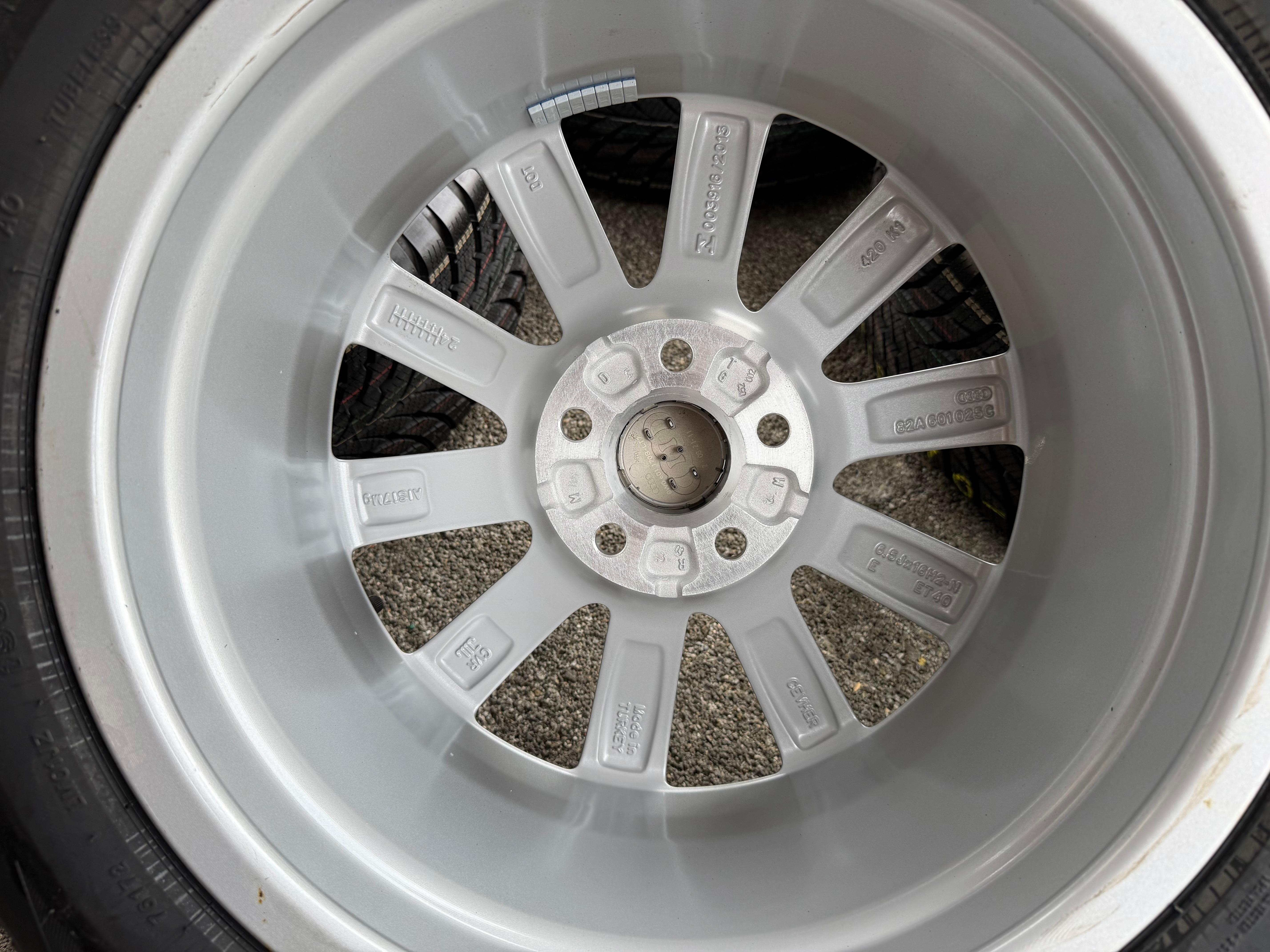 4 Original Alu Winterräder Audi A1 GB 82A601025C 195/55R16 91V Bridgestone NEU