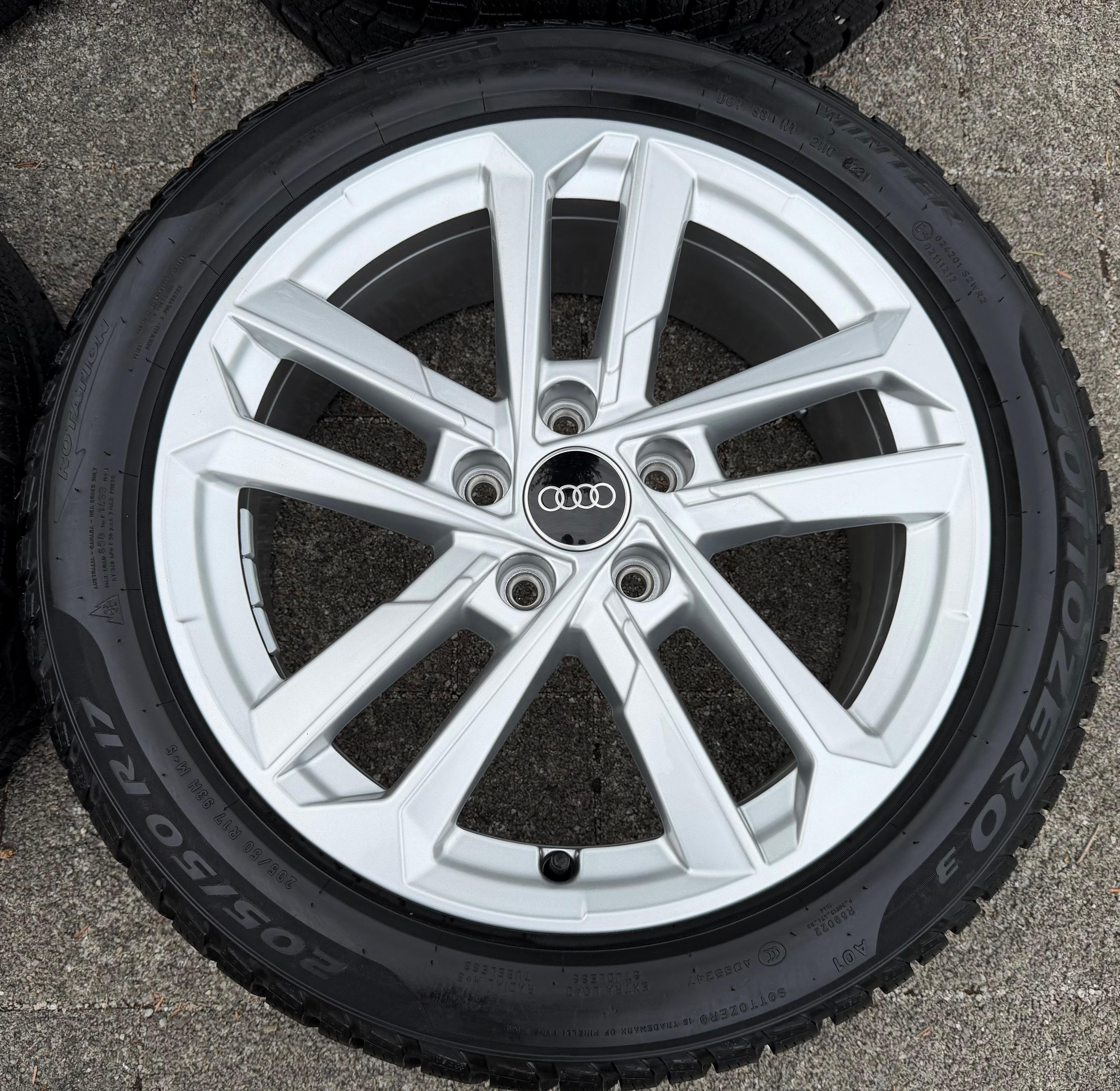 4 ruote complete in lega originali da 17" invernali Audi A3 S3 8Y 8Y0601025L 205/50R17 93H Pirelli