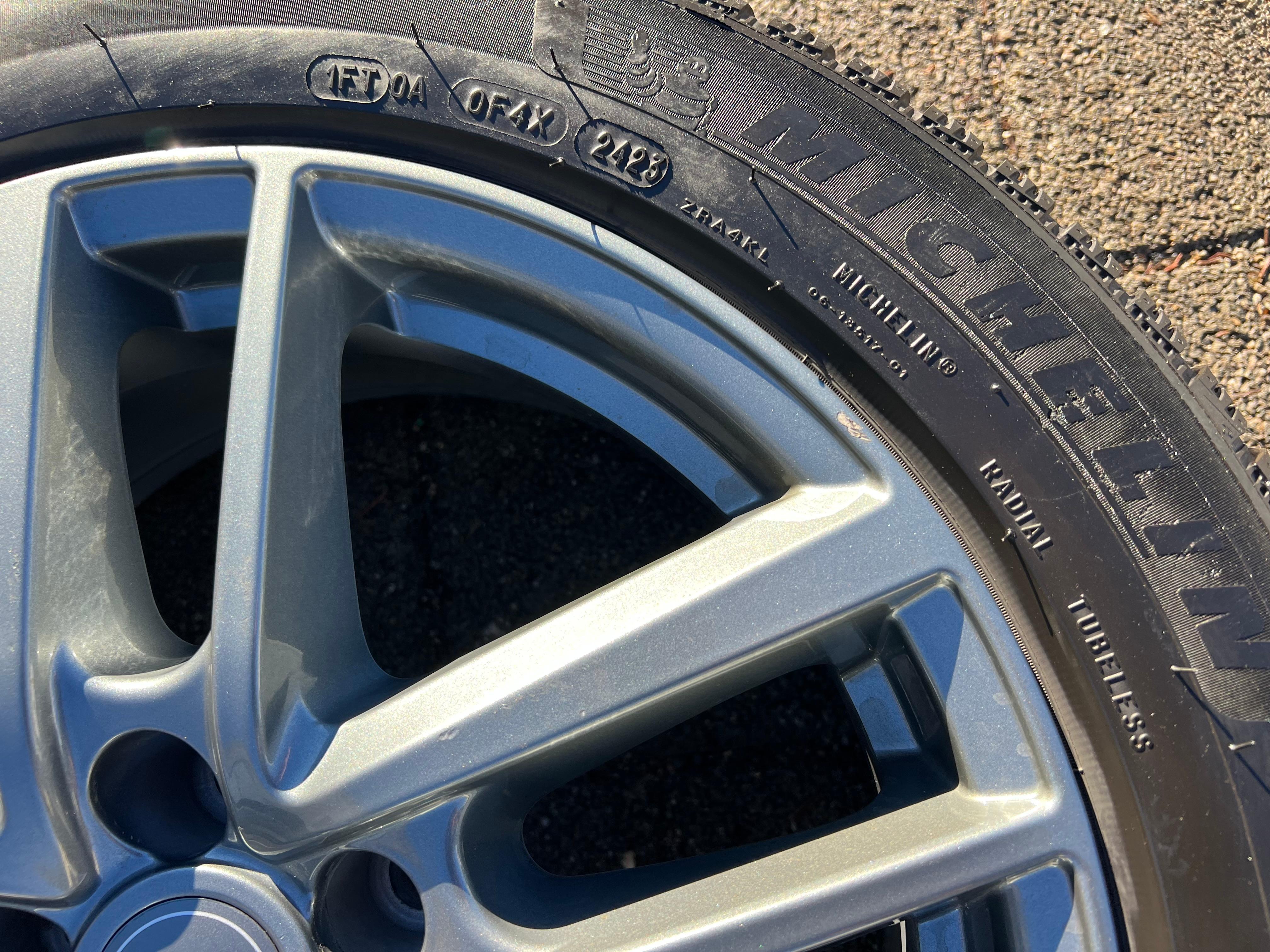 RUOTE IN LEGA 17" INVERNALI BMW SERIE 2 G42 SERIE 3 G20 G21 SERIE 4 G22 G23 225/50R17 98V RDKS