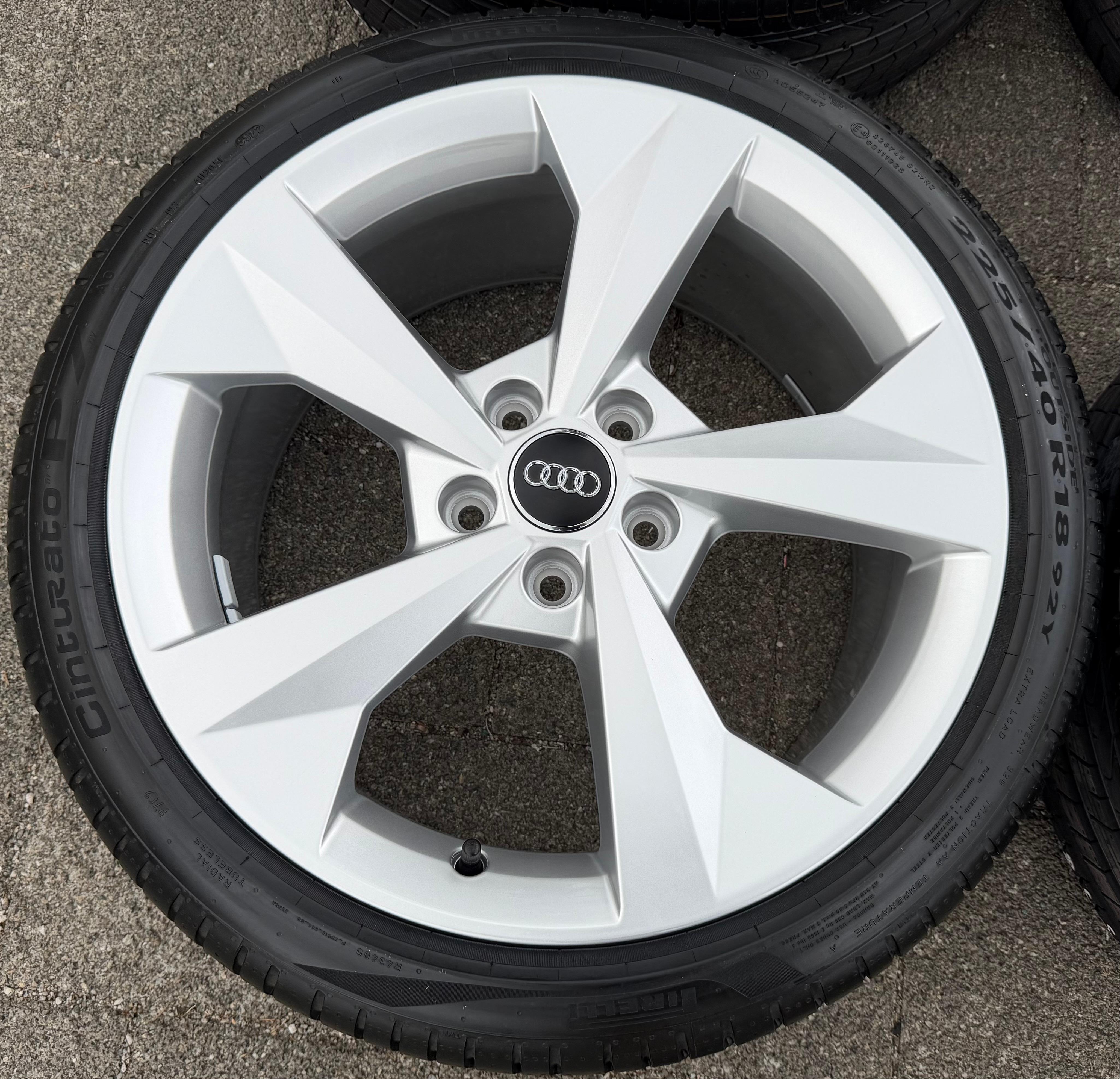 4 llantas de aluminio originales Sommer de 18" para Audi A3 S3 8Y 8Y0601025J 225/40R18 92V 2022, nuevas