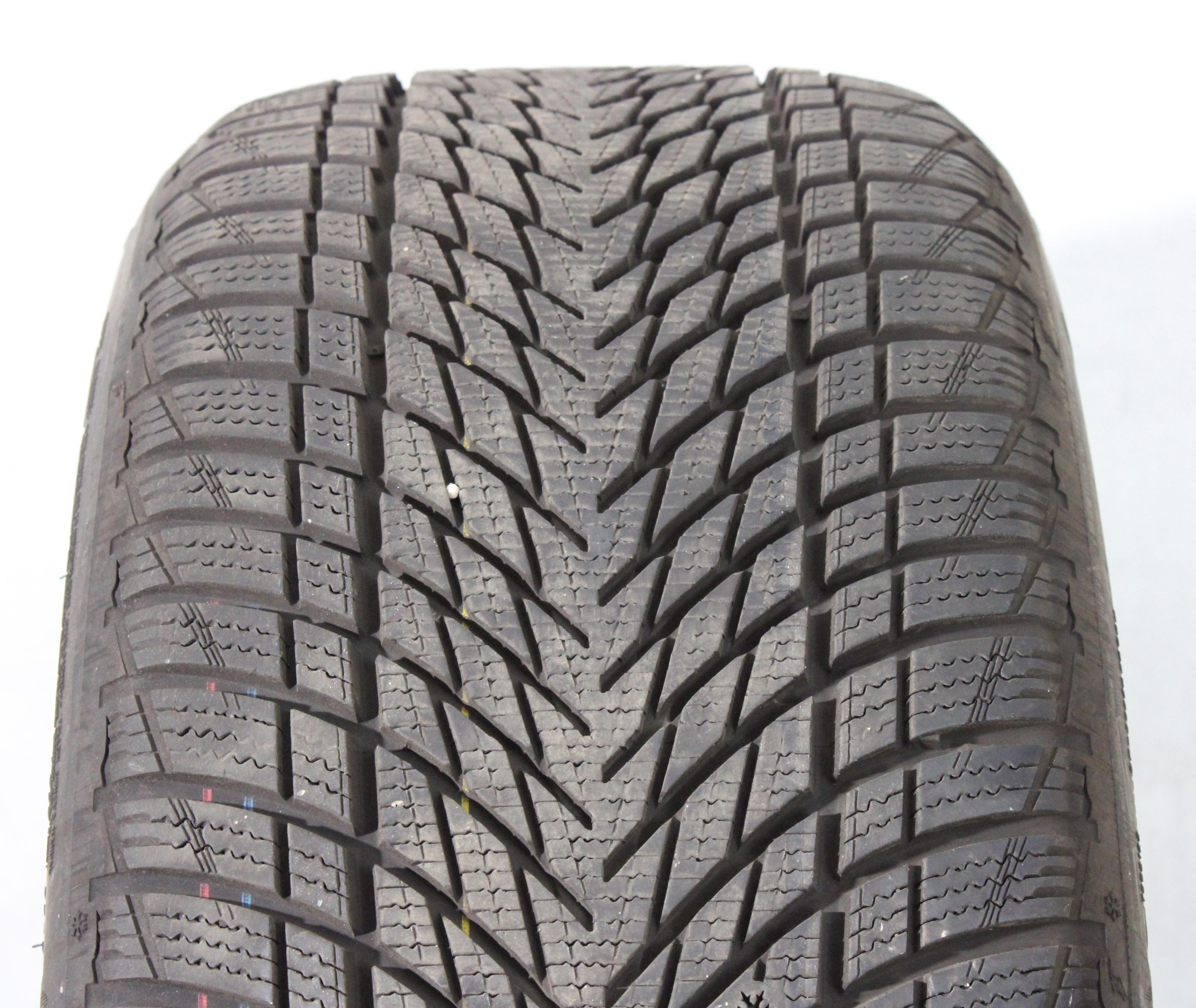1 x 245/40R19 98V Winterreifen Goodyear Ultra Grip Performance 3 7mm 2025 XL