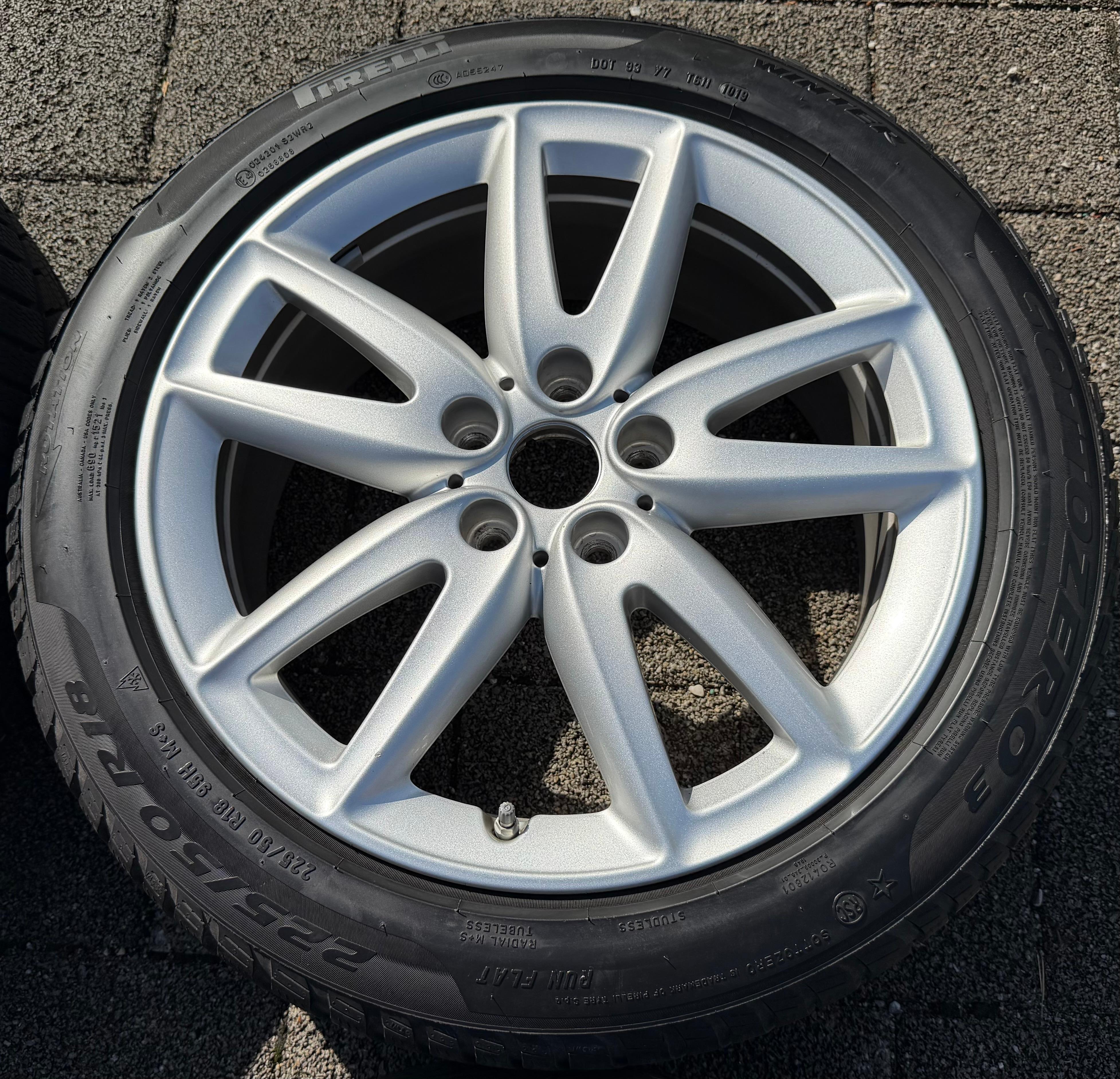 4 ORIGINAL 18" ALU WINTERRÄDER MINI COUNTRYMAN F60 225/50R18 95H 6888852 FREIHAU