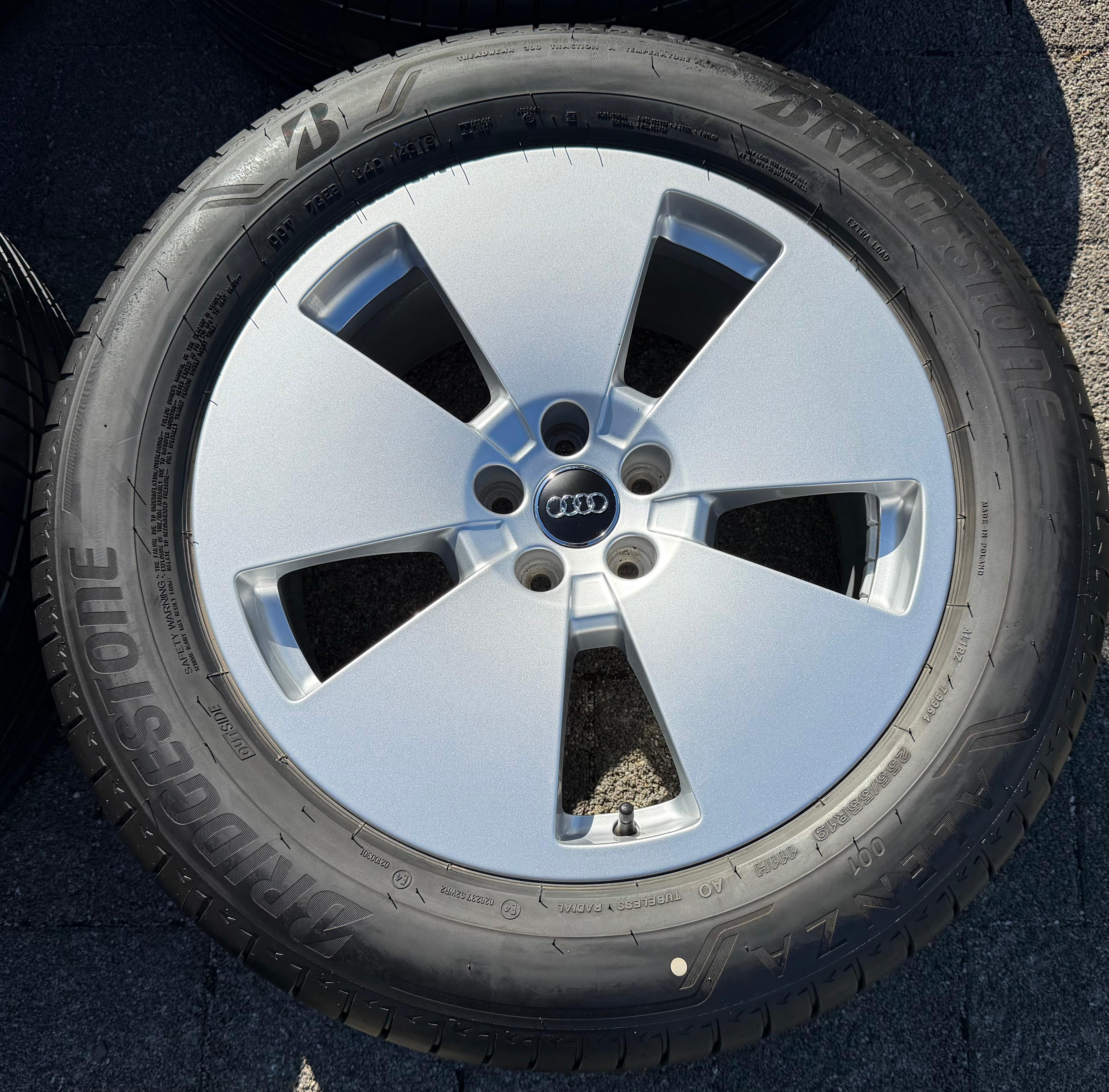 4 ruote estive originali in lega da 19" Audi Q8 E-TRON 4KE GEN 4KE601025R Etron