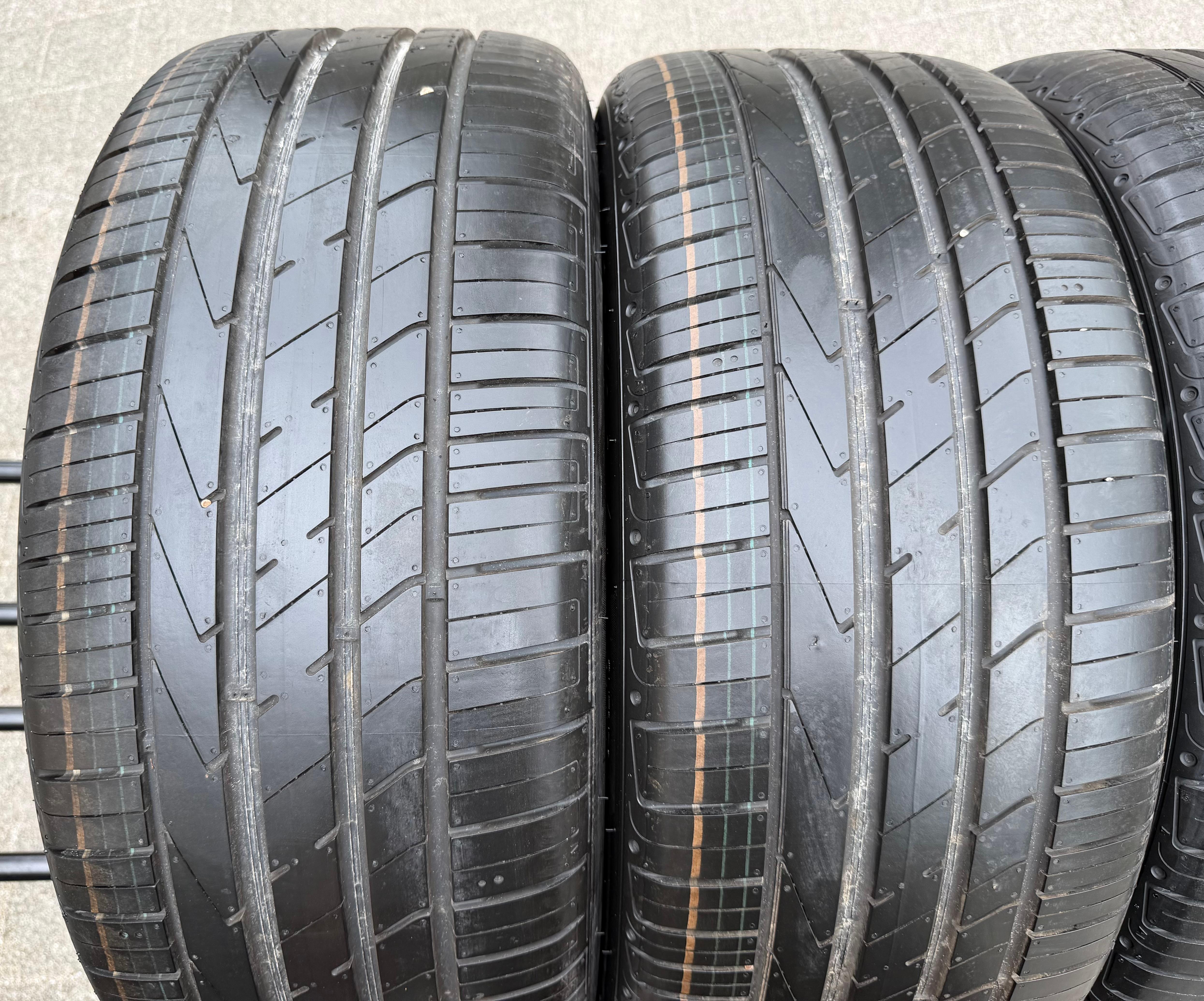 4 cerchi in lega Sommer originali da 19" per Audi Q3 F3B 83A 83A601025D 255/45R19 104Y Hankook