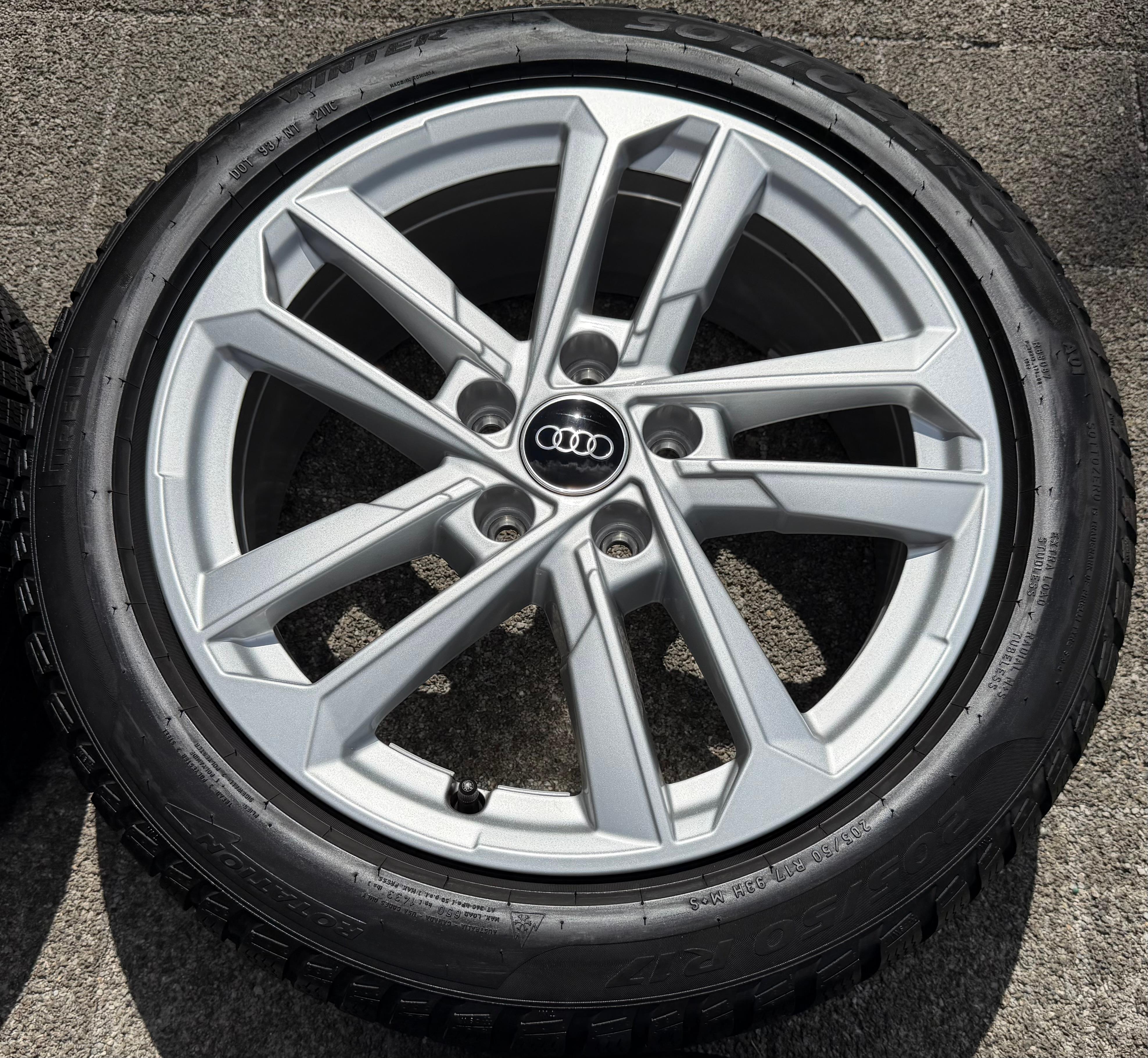 4 ruote in lega originali da 17" invernali Audi A3 S3 8Y 8Y0601025L 205/50R17 93H Pirelli