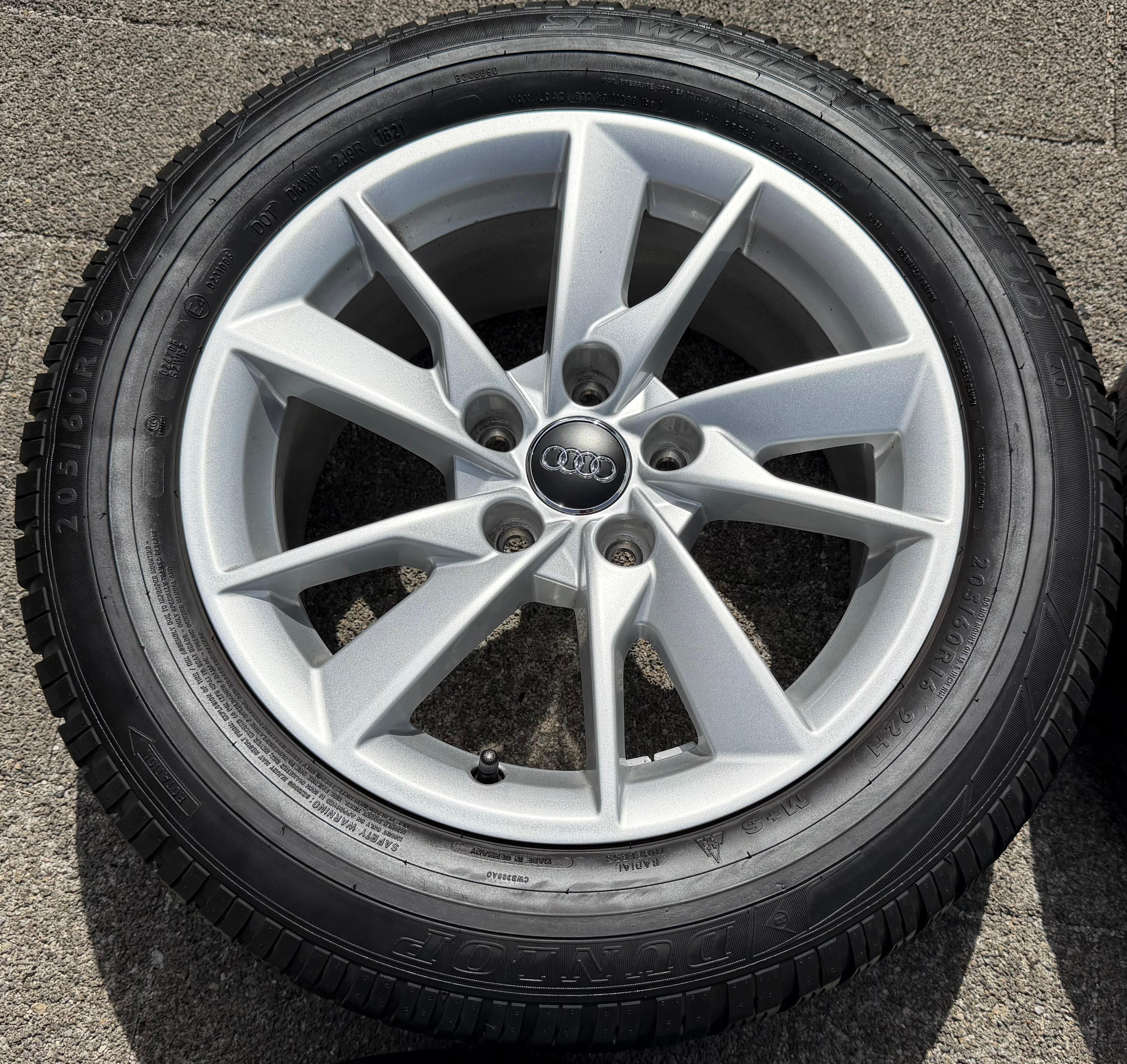 4 Original Alu Winterräder Audi A4 8W B9 8W0601025A 205/60R16 92H Dunlop