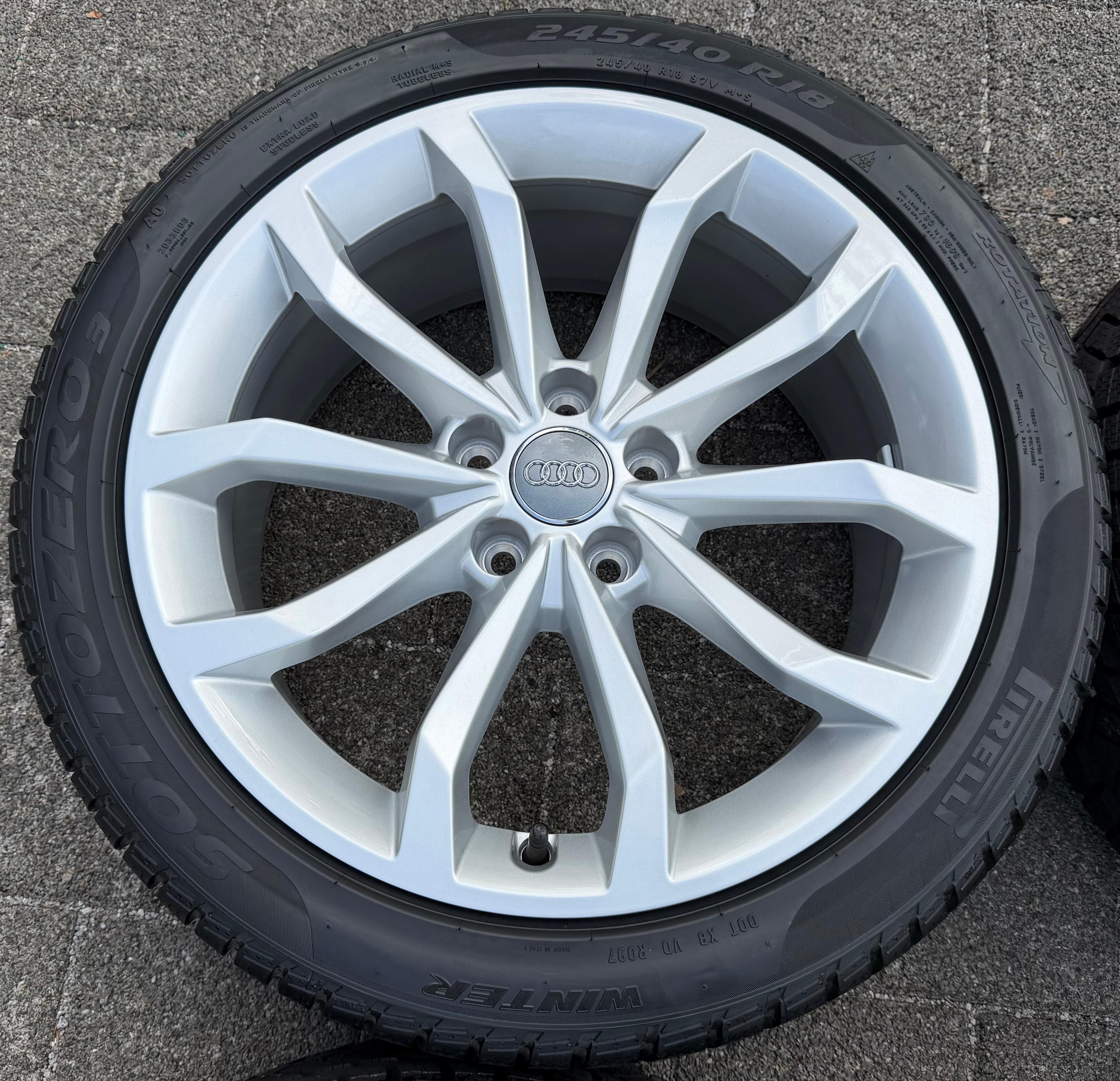 4 Original 18" Alu Winterräder Audi A4 S4 8W B9 8W0601025H 245/40R18 97V Pirelli