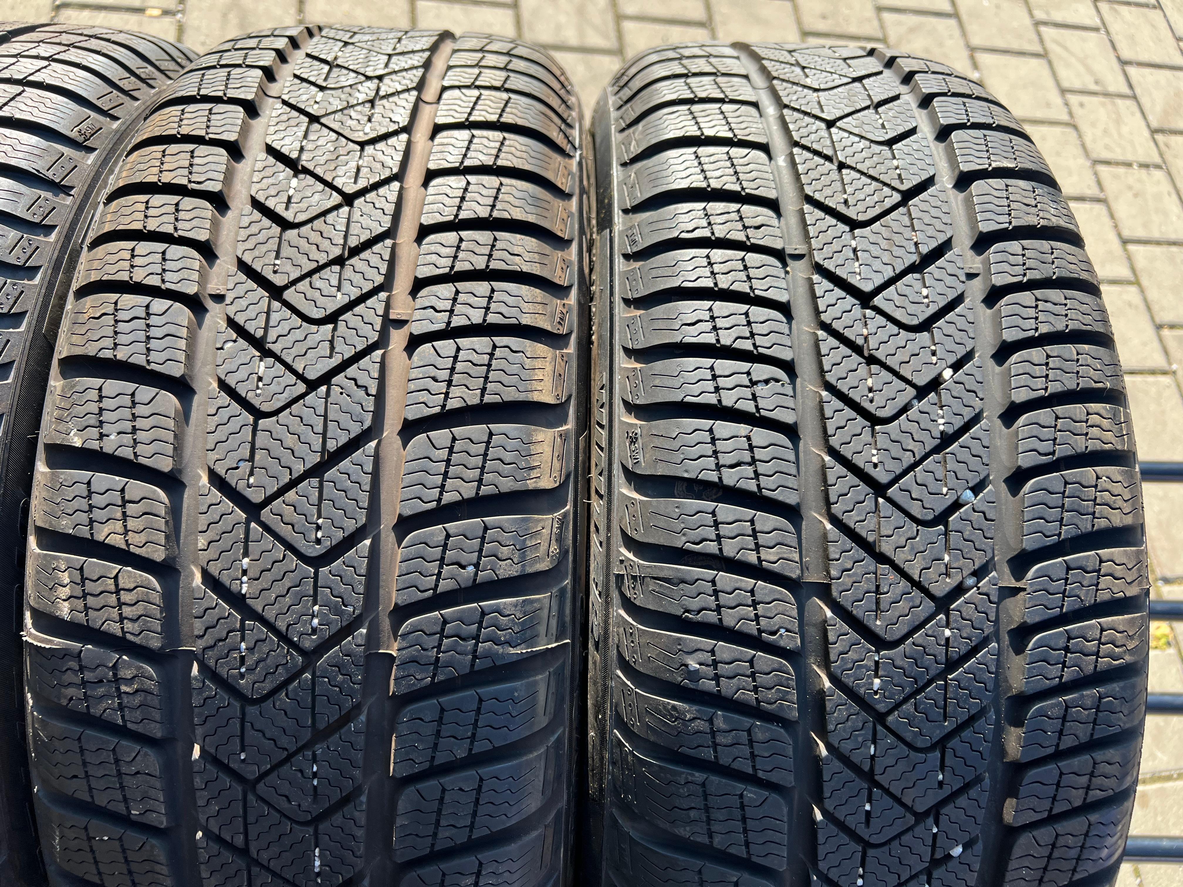 4 pneumatici invernali 225/45R19 96V Pirelli Sottozero 3 Runflat 7,5 mm 2020