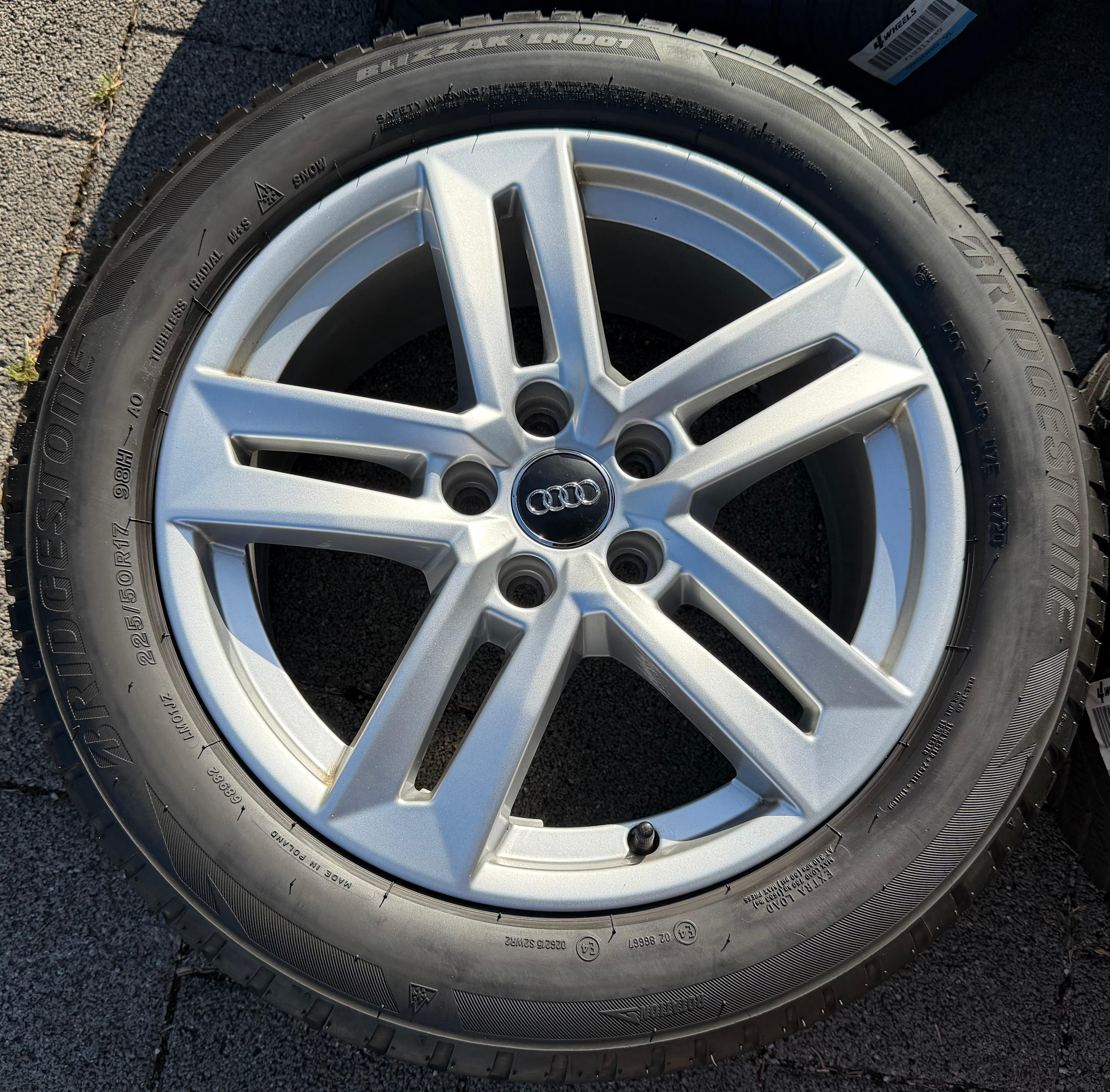 4 Original 17" Alu Winterräder Audi A4 B9 8W 8W0601025P 225/50R17 98H Bridgestone