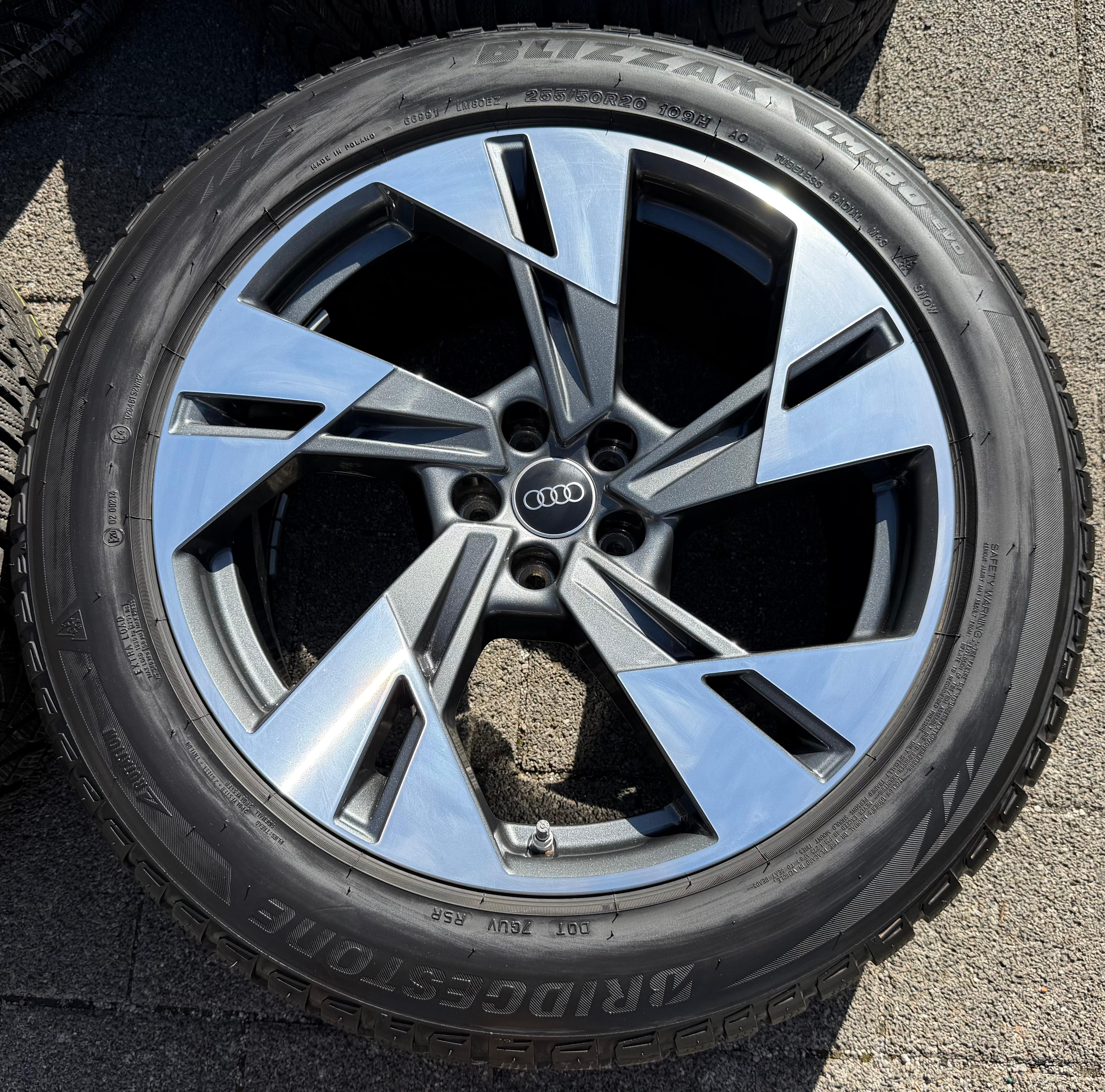 4 ORIGINAL 20" ALU WINTERRÄDER AUDI E-TRON Q8 ETRON 4KE601025T 255/50R20 109V