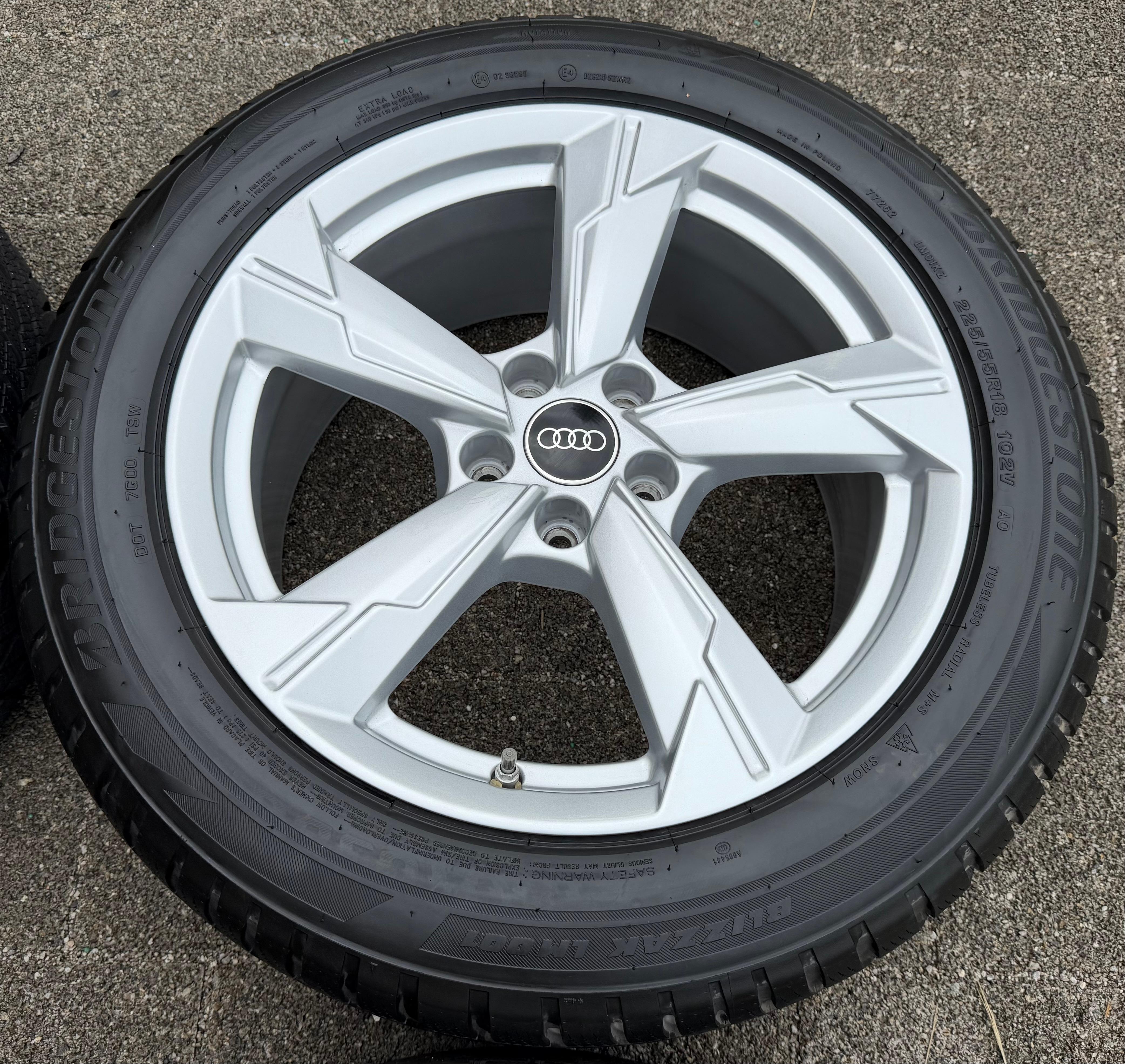 4 cerchi in lega originali da 18" con pneumatici invernali Audi A6 4K C8 225/55R18 102V Bridgestone 2022